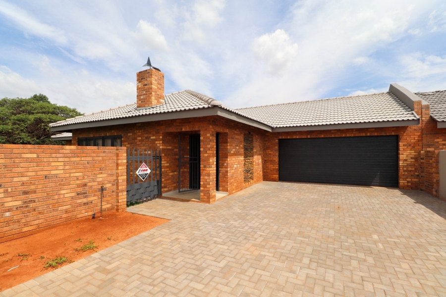 3 Bedroom Property for Sale in Flamwood North West